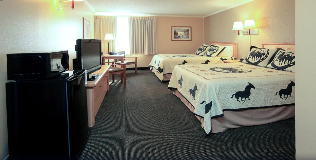 Yellowstonepark Inn&Suites Livingston Buitenkant foto